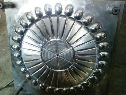 A Multi Cavity Plastic Spoon Mould